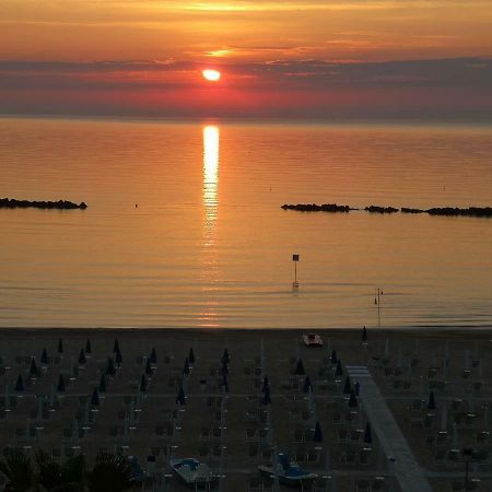 Hotel Palmarosa Roseto Degli Abruzzi Exteriör bild