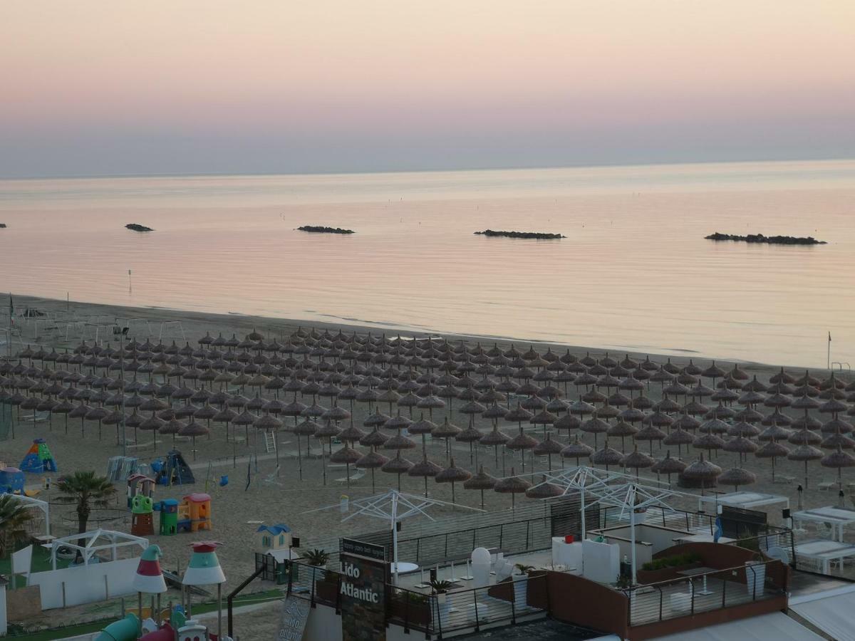 Hotel Palmarosa Roseto Degli Abruzzi Exteriör bild