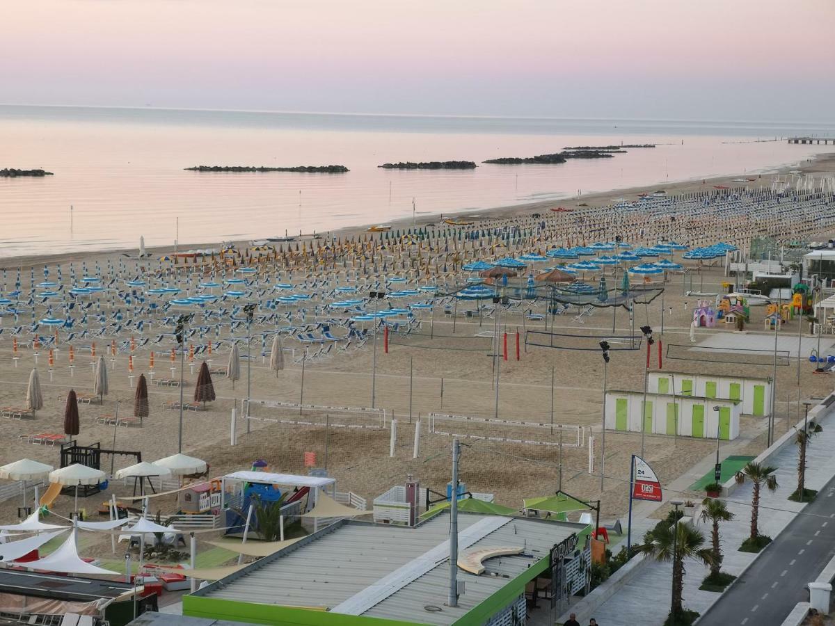 Hotel Palmarosa Roseto Degli Abruzzi Exteriör bild